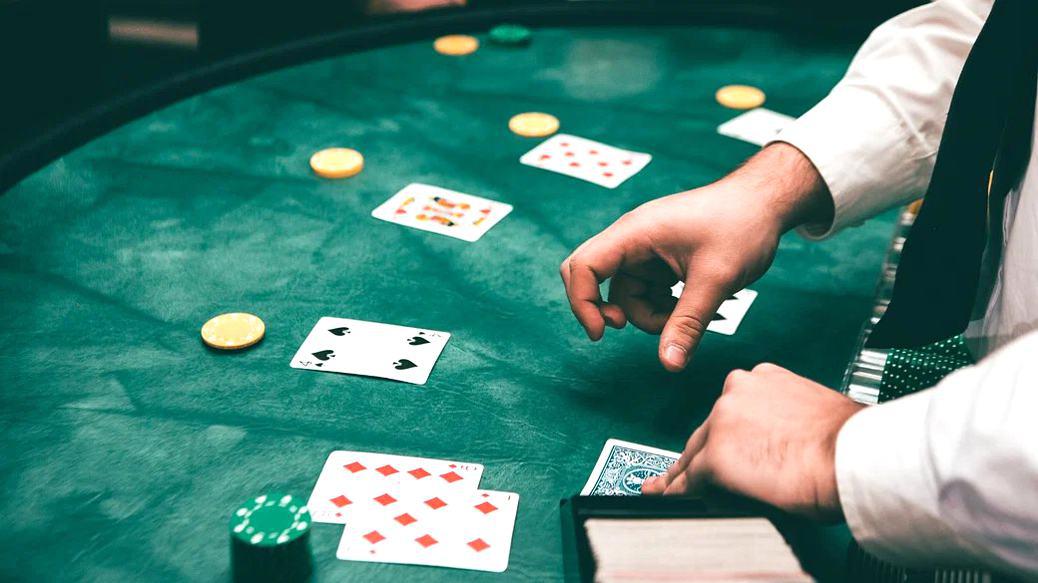 The Benefits of Playing Live Dealer Roulette at Online Casinos